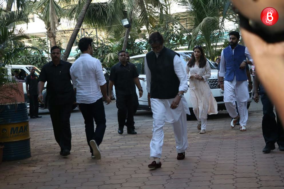 Amitabh Bachchan, Abhishek Bachchan and Aishwarya Rai Bachchan