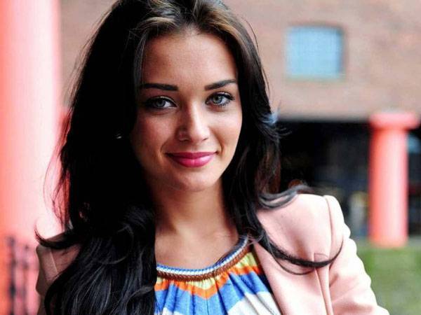 Oh my! Amy Jackson wants to marry Tiger Shroff and hook up with Varun Dhawan