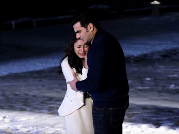 Jeena Isi Ka Naam Hai Title track