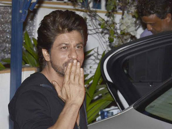 Watch: Shah Rukh Khan was spotted shooting for Imtiaz Ali's next, in Bandra