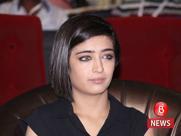 Akshara Haasan behaves rudely with a film distributor and a journalist during interview