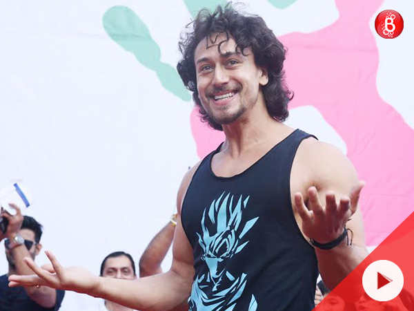 Tiger Shroff's dance at Lokhandwala Street Festival