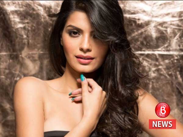 This picture of 'The Xposé' actress Sonali Raut with a female friend is creating waves online