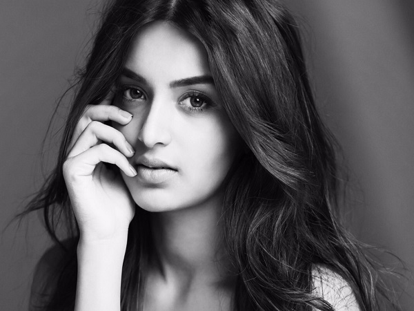 Nidhhi Agerwal