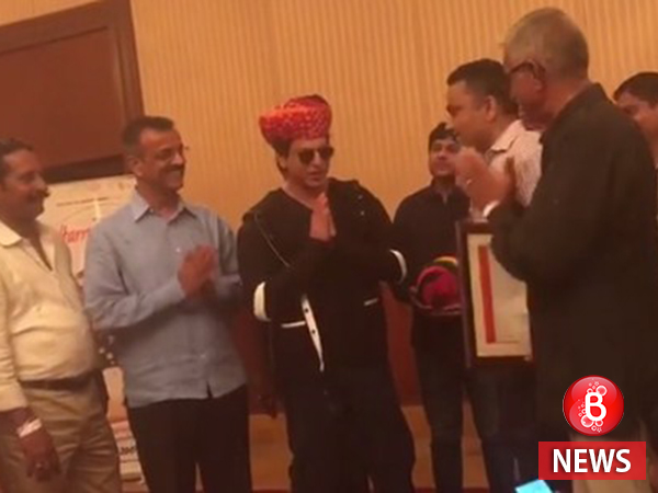 Shah Rukh Khan aka tourist guide Harry receives honorary membership in Jodhpur