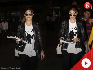 Watch: Jacqueline Fernandez poses for the paparazzi at Mumbai airport