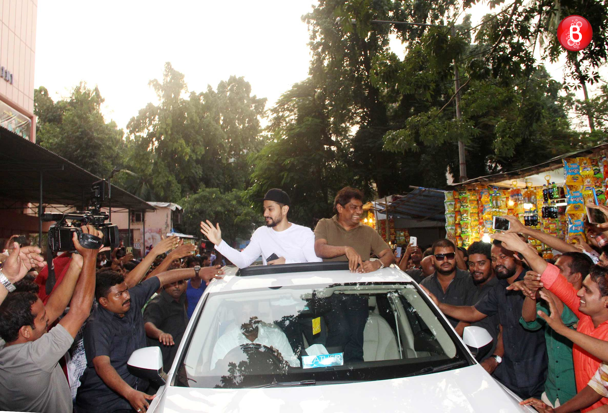 Kunal Kemmu and Johny Lever