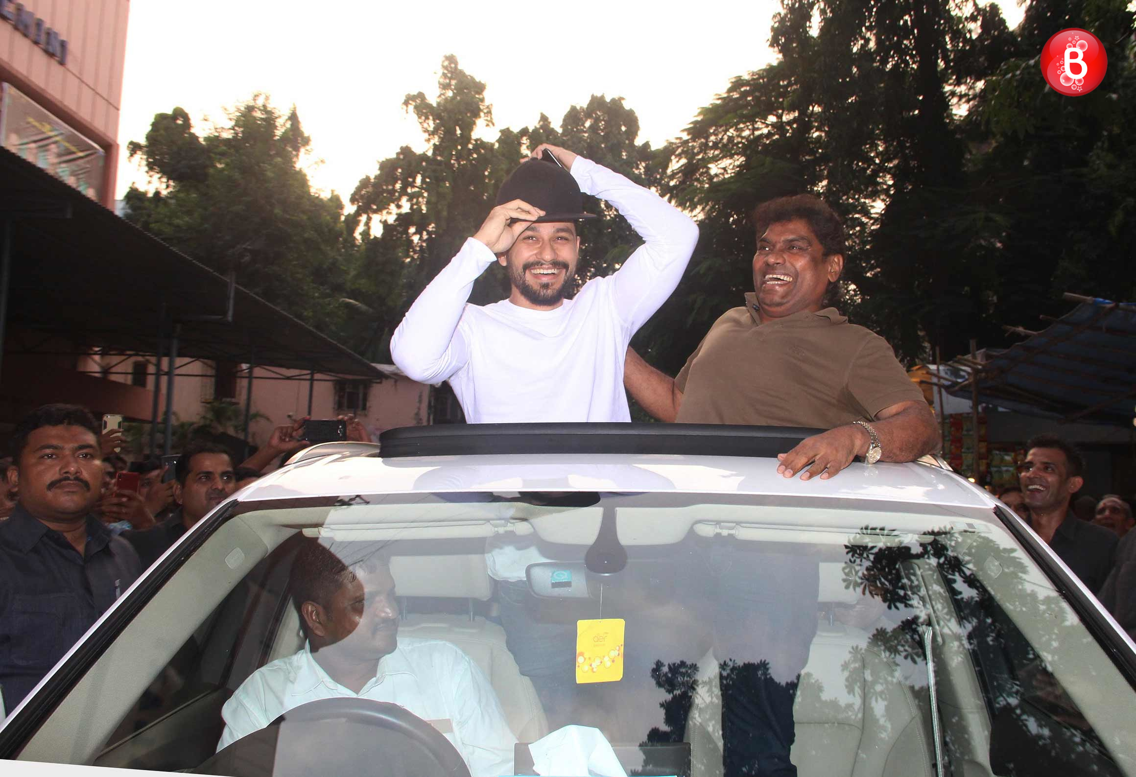 Kunal Kemmu and Johnny Lever