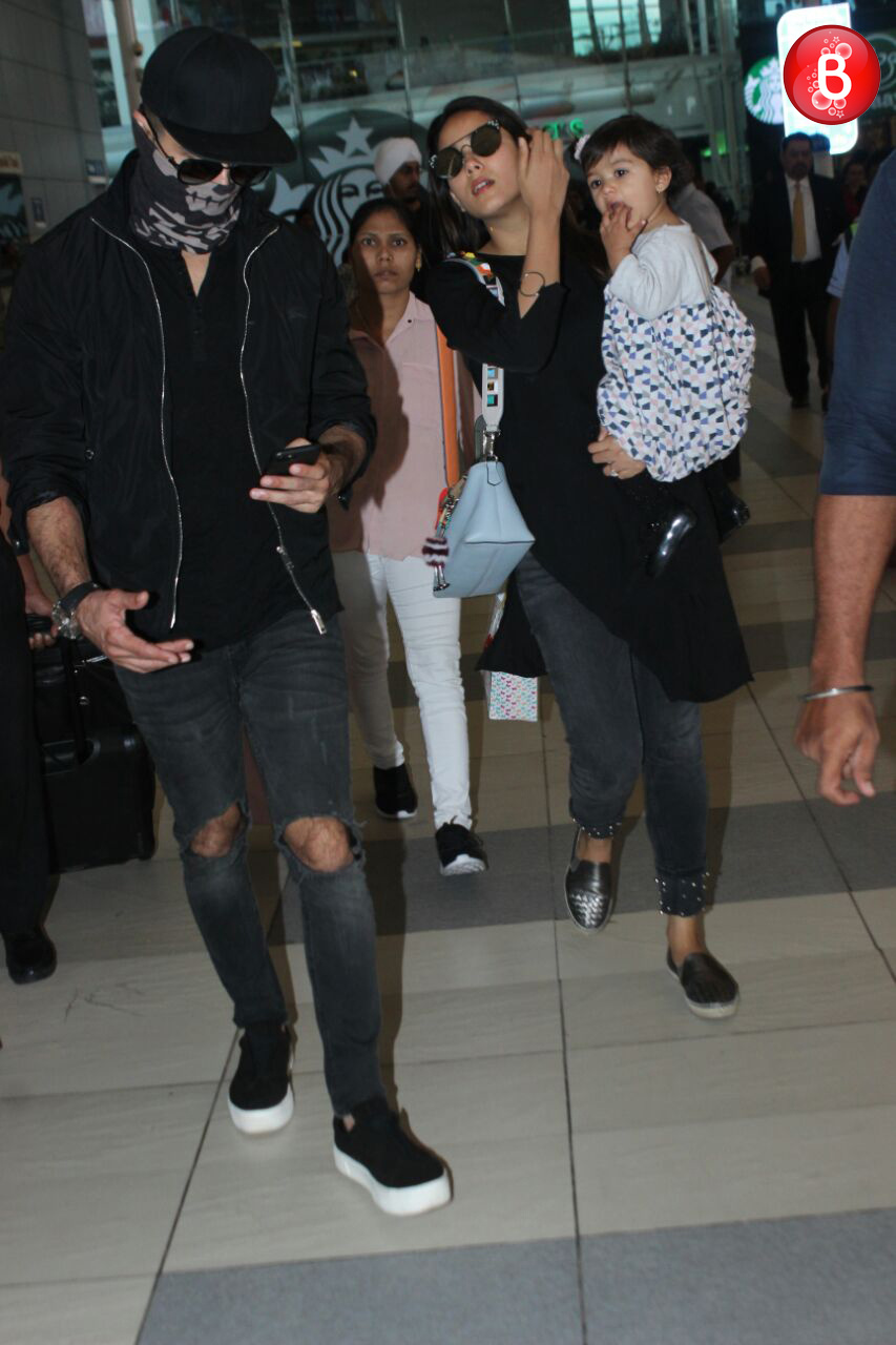 Shahid Kapoor, Mira Rajput and Misha Kapoor airport pictures 