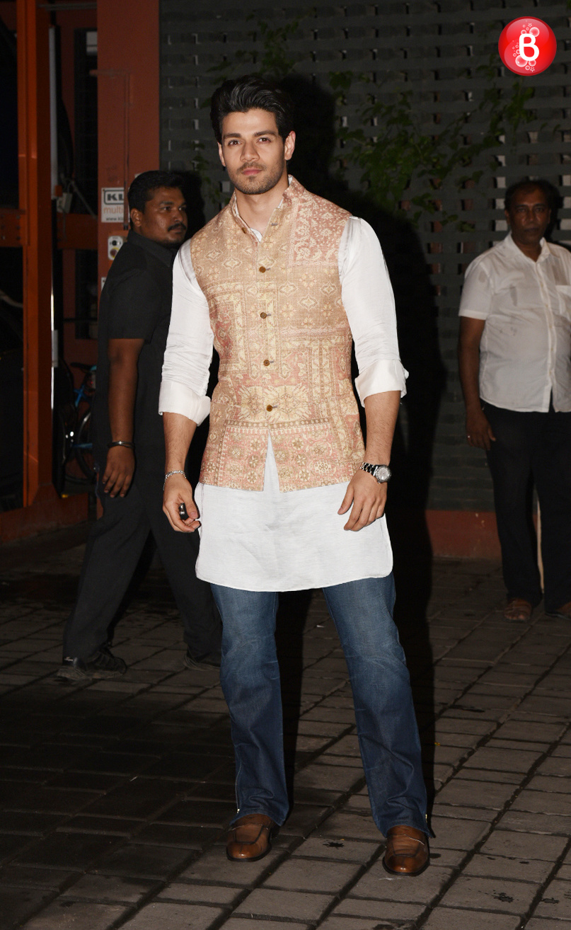 Sooraj Pancholi photo