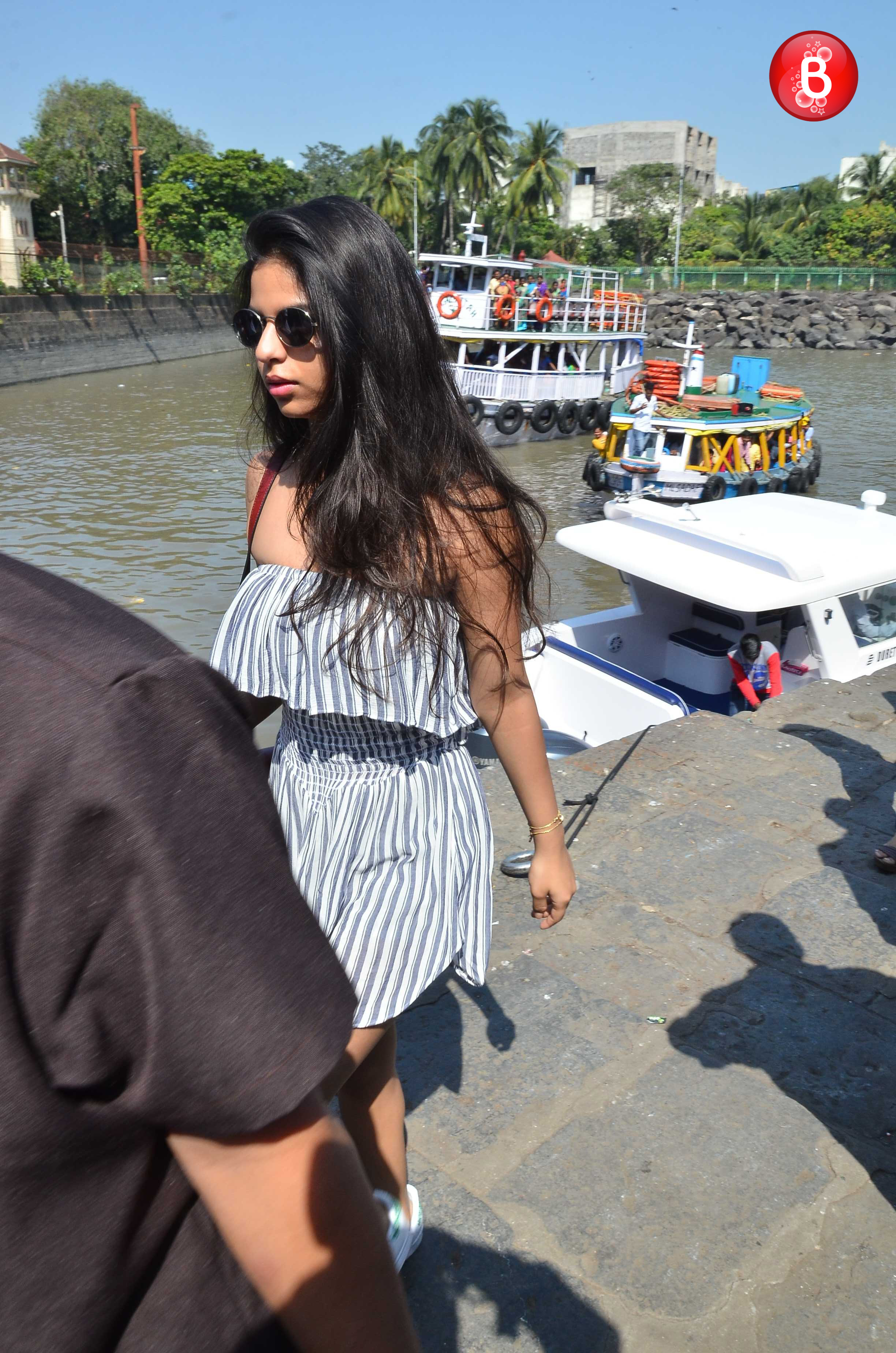 shah rukh khan and family pictures
