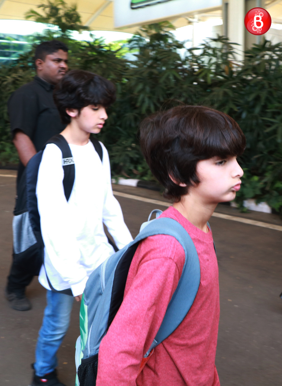 Hrithik Roshan, Hrehaan, Hridhaan, Sussanne Khan, Rakesh Roshan, Rajesh Roshan, Sunaina Roshan, Ehsaan Roshan