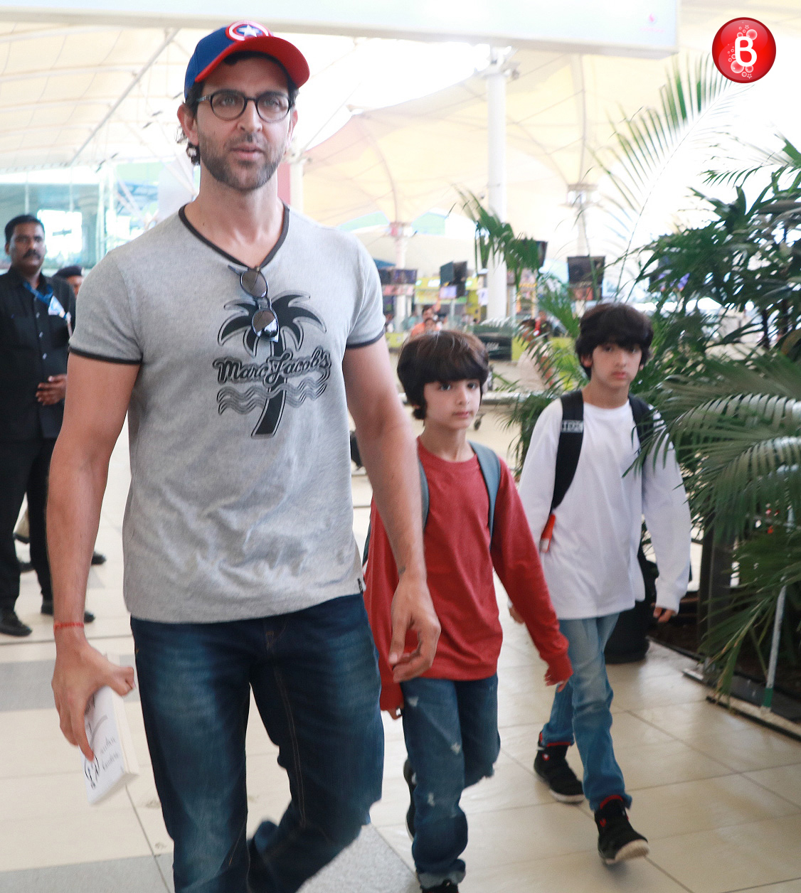 Hrithik Roshan, Hrehaan, Hridhaan, Sussanne Khan, Rakesh Roshan, Rajesh Roshan, Sunaina Roshan, Ehsaan Roshan