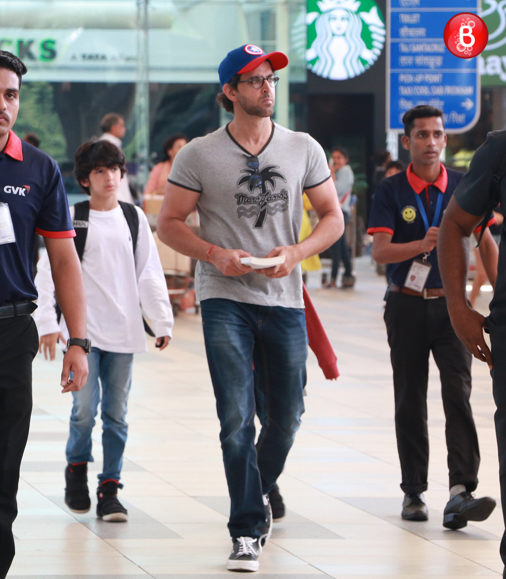 Hrithik Roshan, Hrehaan, Hridhaan, Sussanne Khan, Rakesh Roshan, Rajesh Roshan, Sunaina Roshan, Ehsaan Roshan