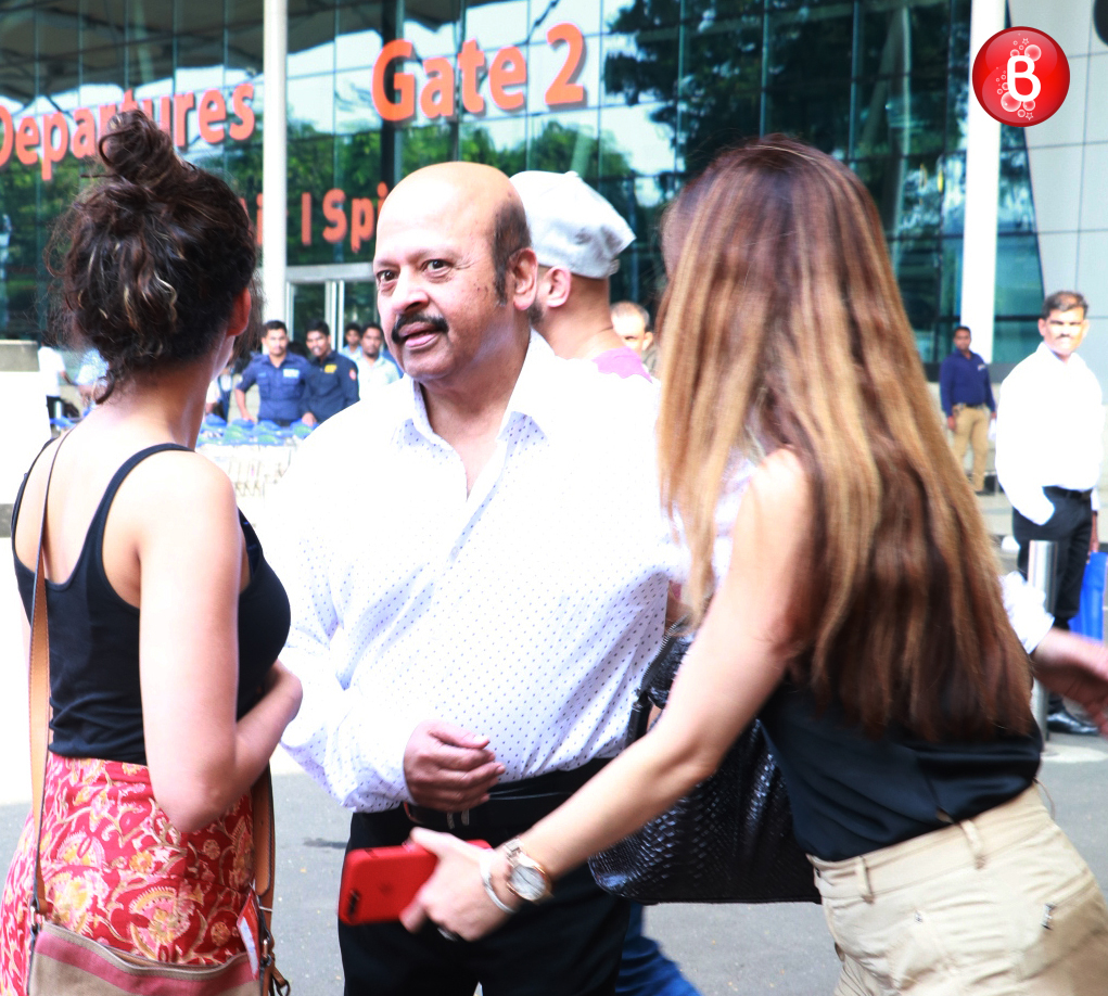 Hrithik Roshan, Hrehaan, Hridhaan, Sussanne Khan, Rakesh Roshan, Rajesh Roshan, Sunaina Roshan, Ehsaan Roshan