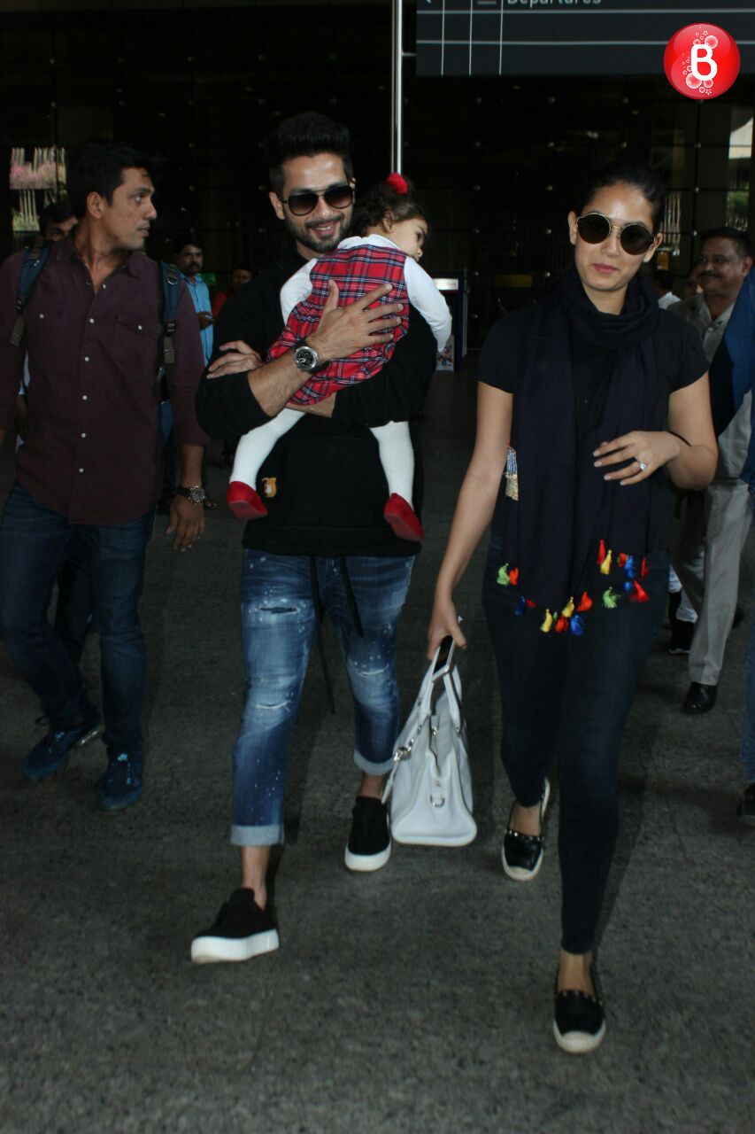 shahid kapoor with family spotted