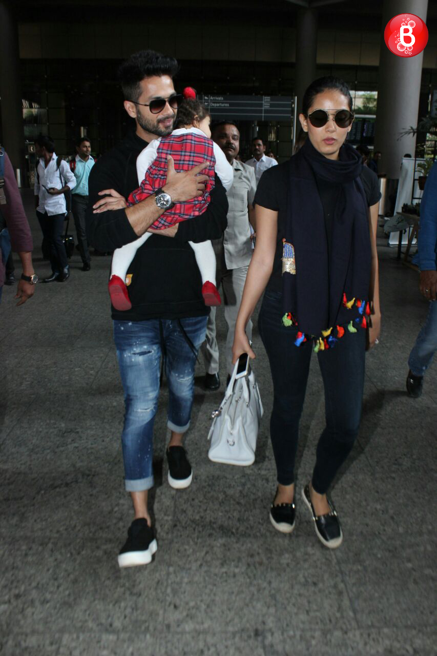 shahid kapoor with family spotted