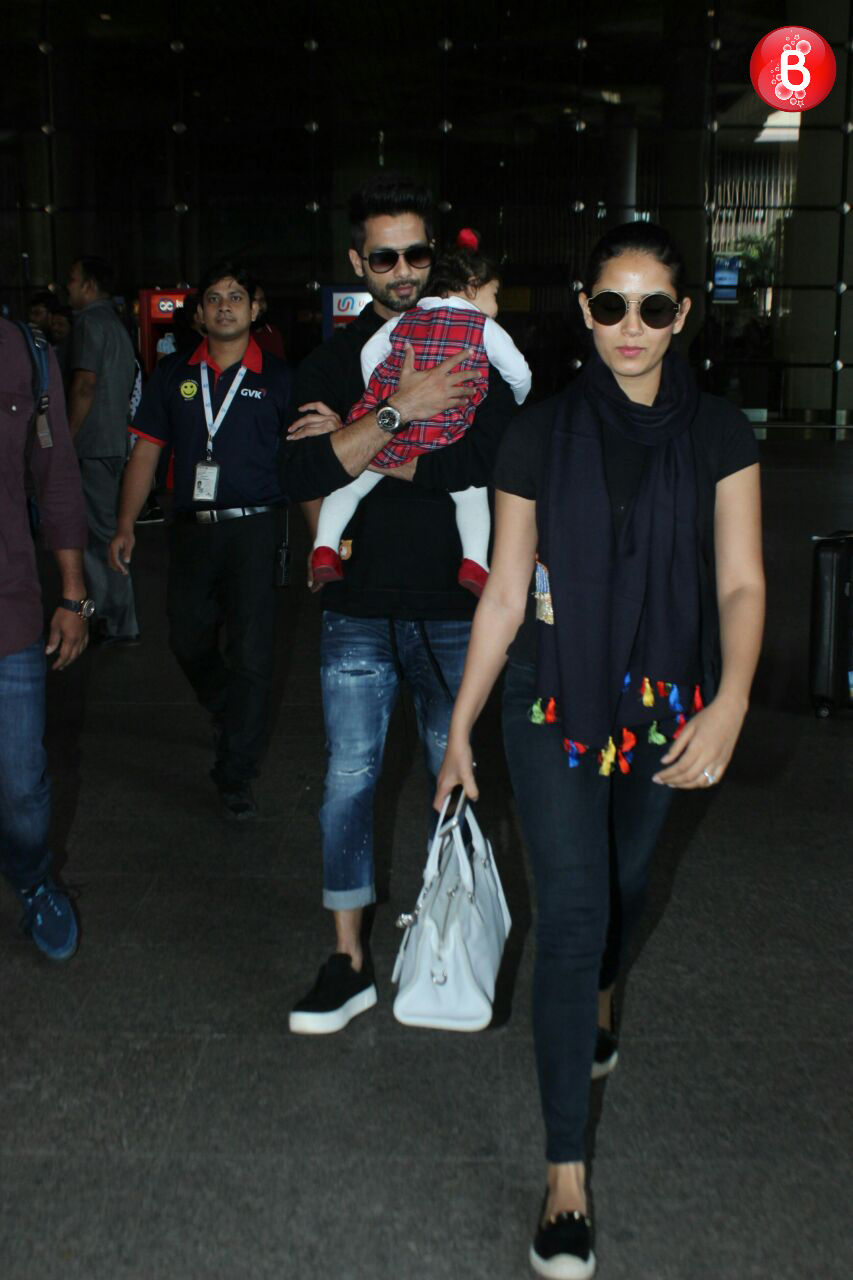 shahid kapoor with family spotted