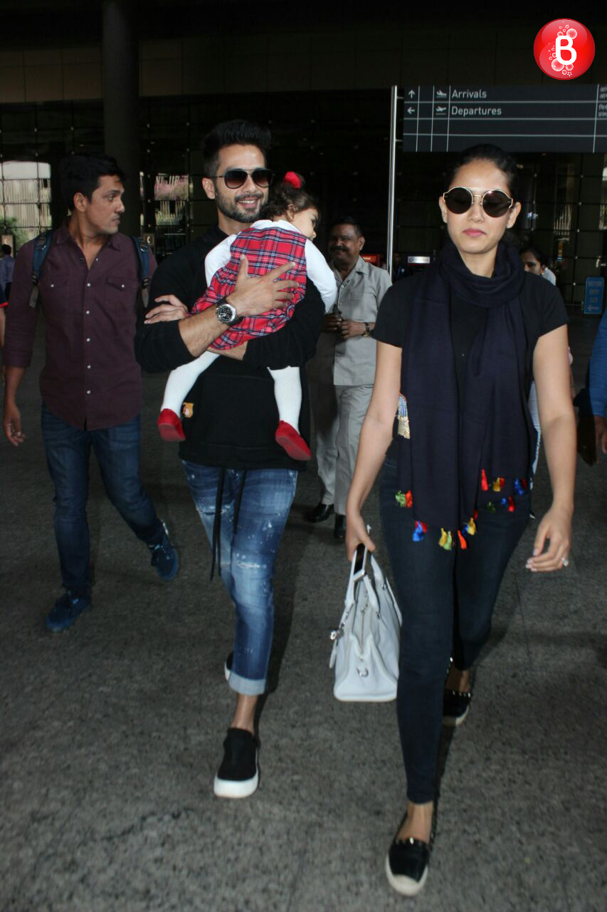 shahid kapoor with family spotted