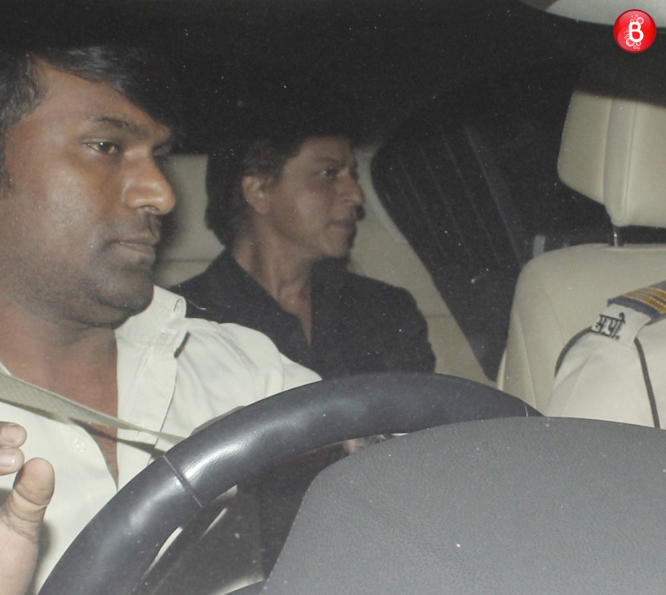 Shah Rukh Khan looks dapper