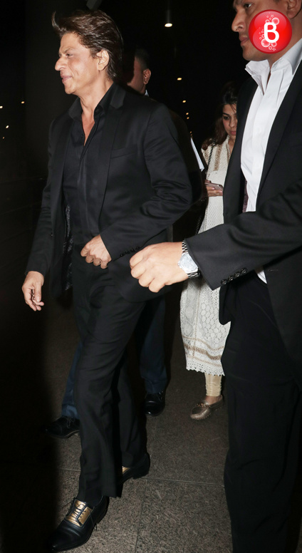 Shah Rukh Khan looks dapper