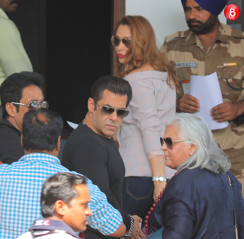 Airport spotting: Salman Khan and Iulia Vantur leave for ...