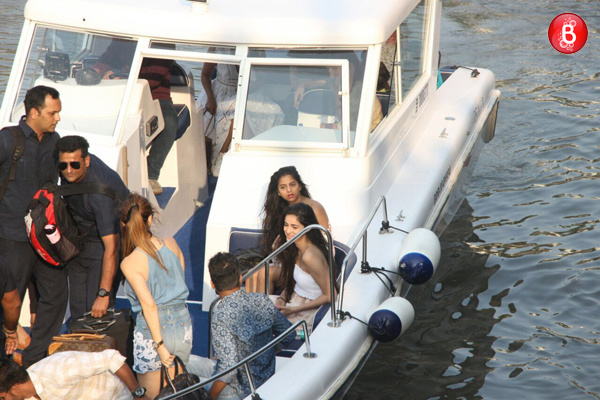 Suhana Khan and Ananya Panday return from Alibaug