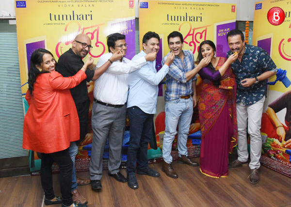 Vidya Balan, Manav Kaul, Bhushan Kumar, Atul Kasbekar and team 'Tumhari Sulu'