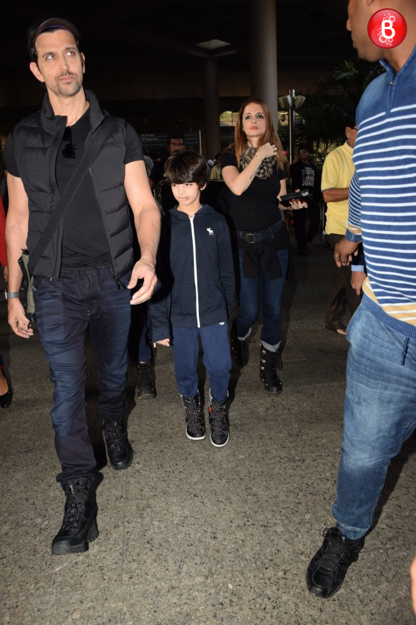 Hrithik Roshan with Sussanne and kids pic