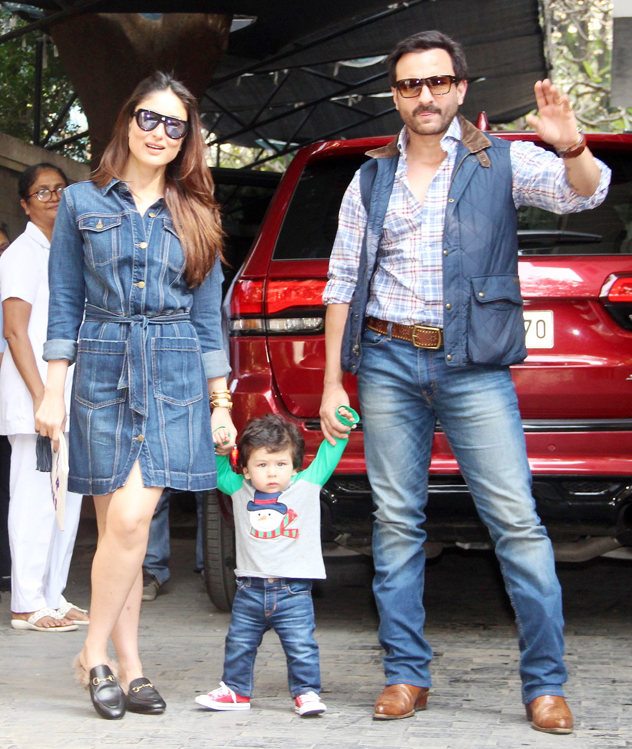 Saif Kareena and Taimur all set to welcome 2018
