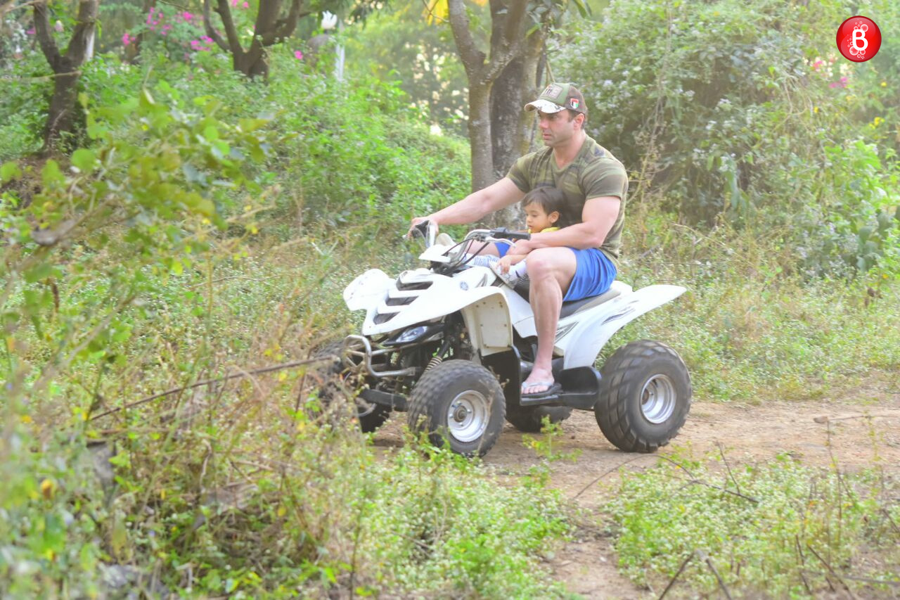 sohail khan with kid