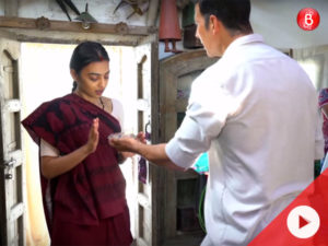 Watch: When ‘PadMan’ Akshay Kumar turned Prank Man on the sets