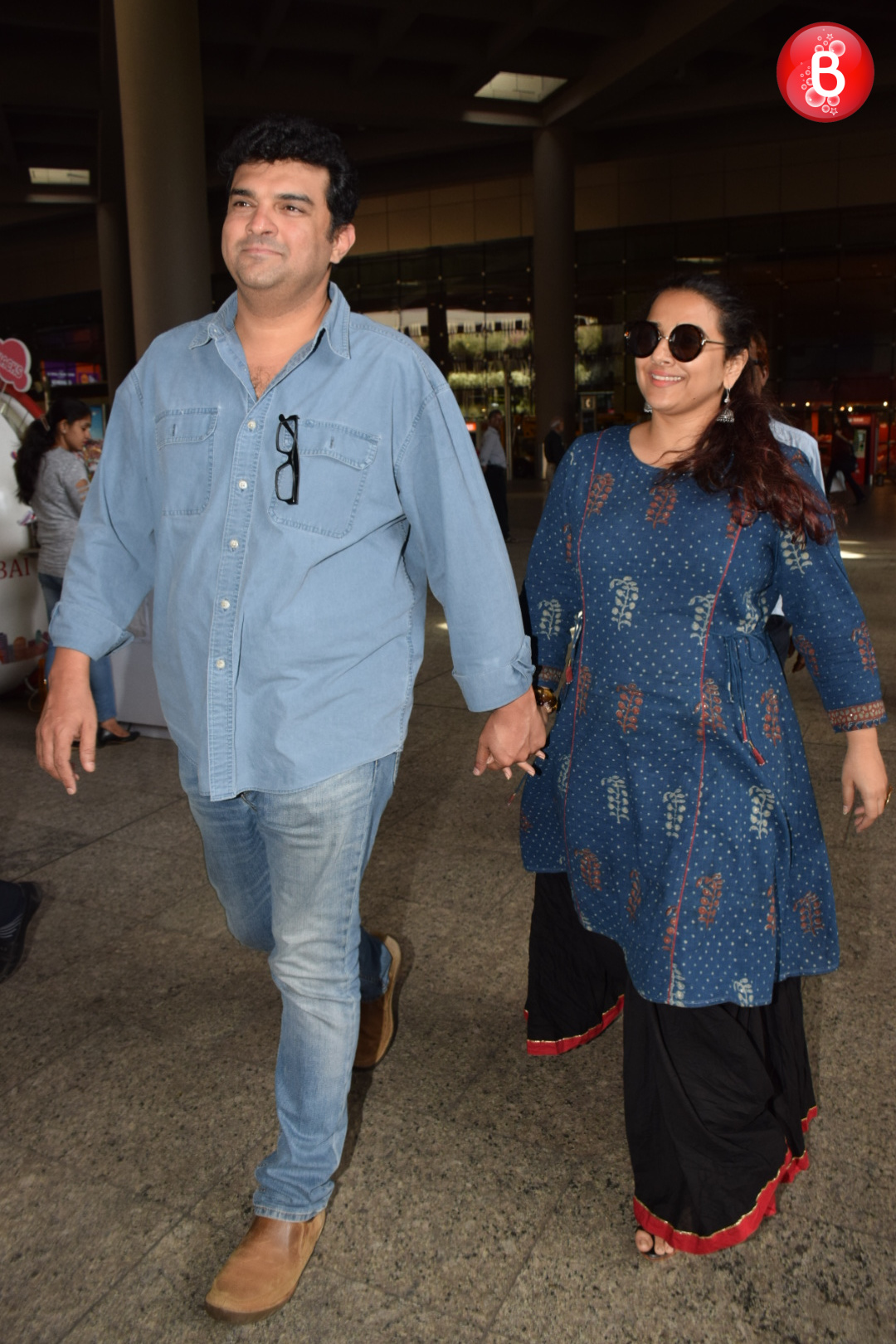 Hand In Hand Vidya Balan And Siddharth Roy Kapur Are Giving Us Couple Goals View Pics