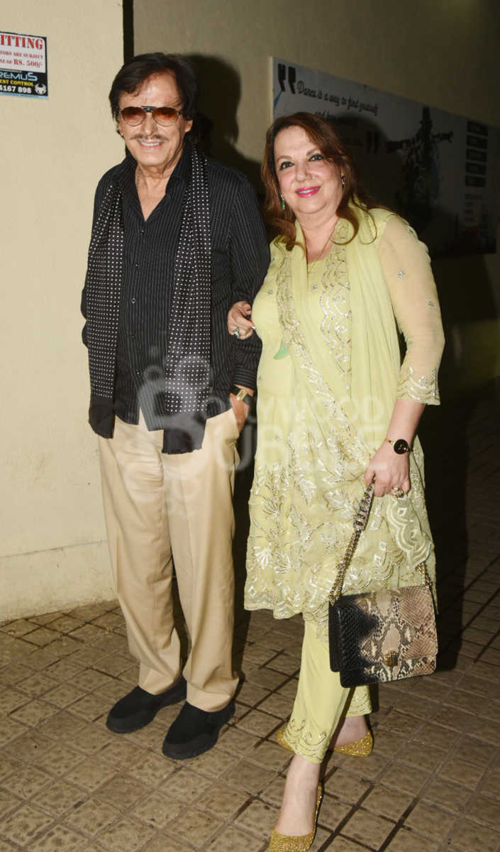 Sanjay Khan with wife Zarine
