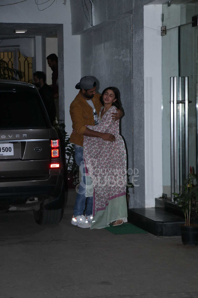 pics alia vicky hug uri screening