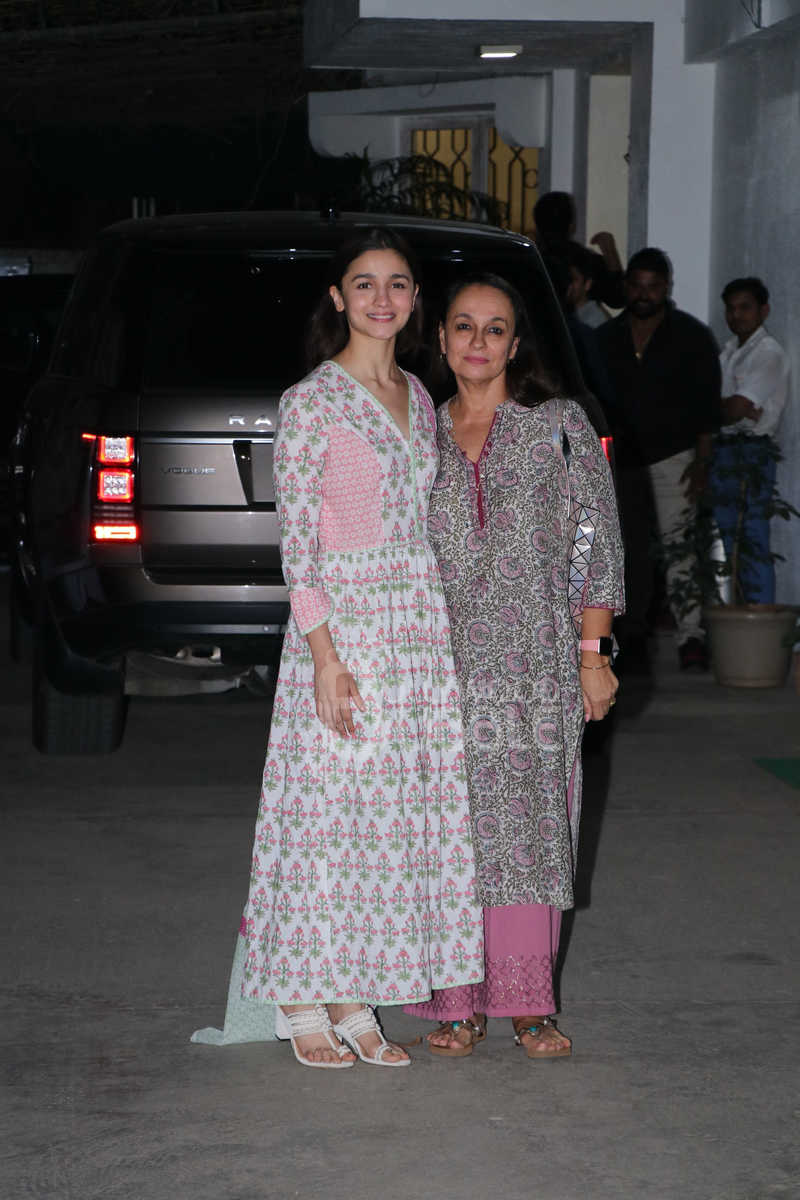 pics alia vicky hug uri screening