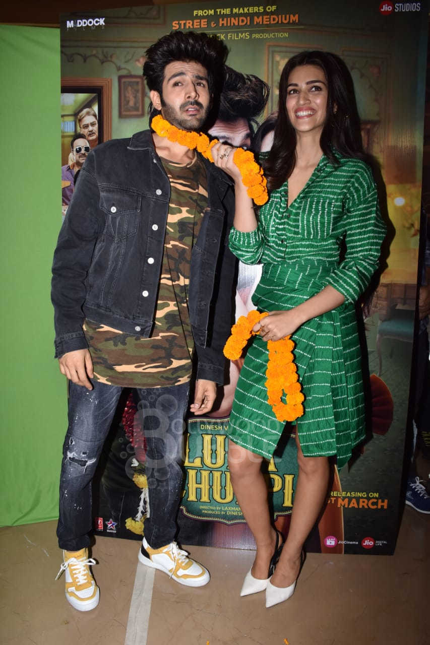 Kartik Kriti Celebs Luka Chuppi Screening