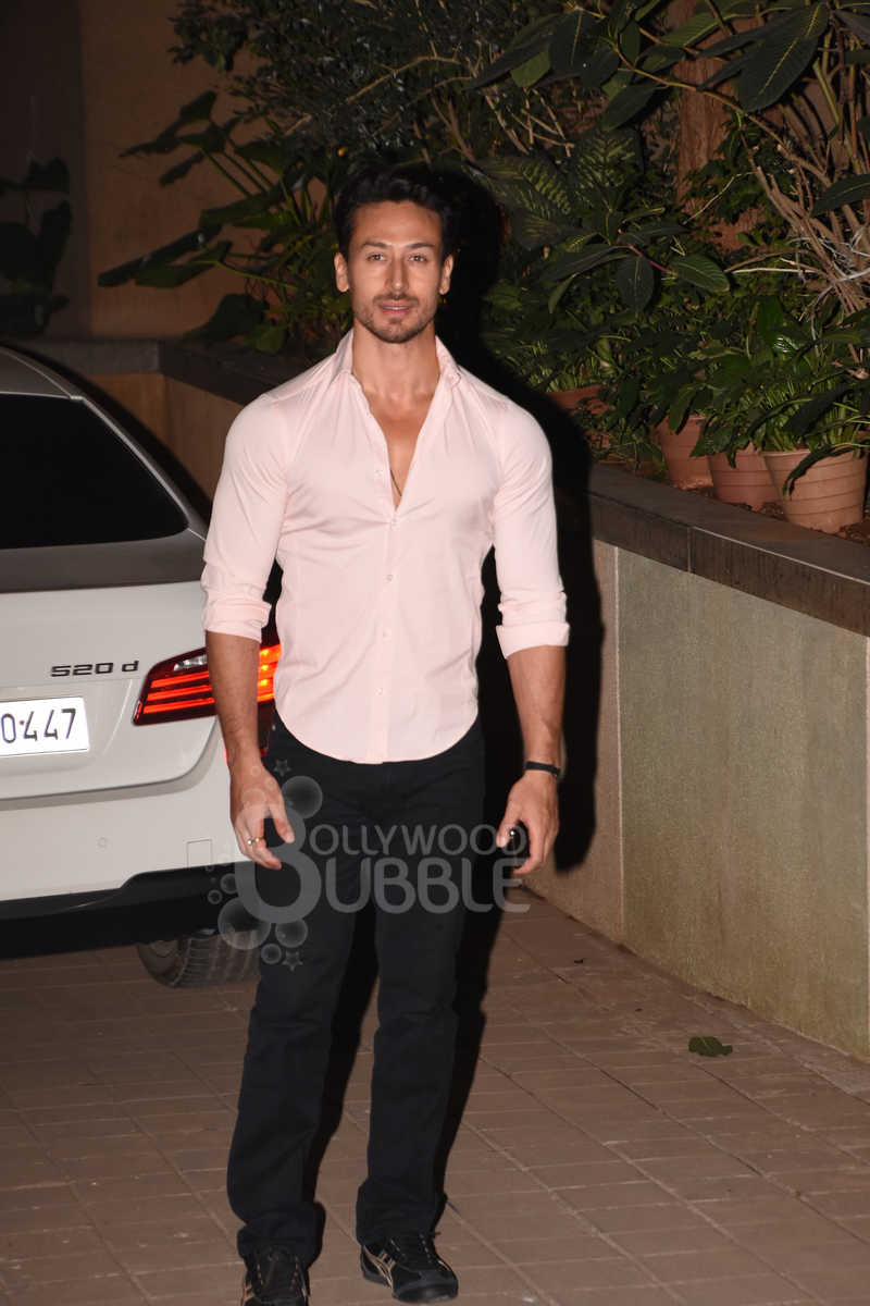 punit malhotra bash tiger shroff ananya janhvi karan johar