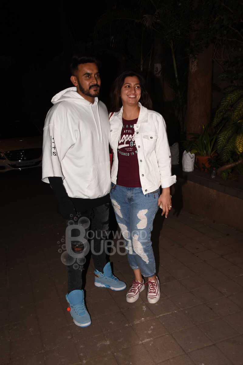 punit malhotra bash tiger shroff ananya janhvi karan johar