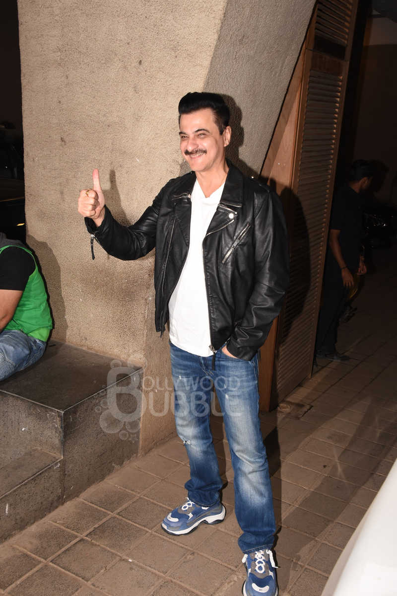 punit malhotra bash tiger shroff ananya janhvi karan johar