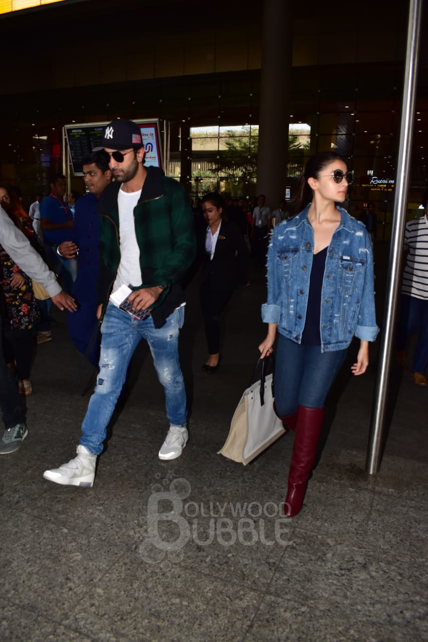 Ranbir Kapoor Alia Bhatt Airport pictures