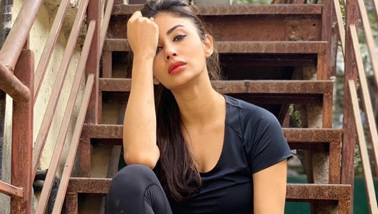 mouni roy slam jet airways