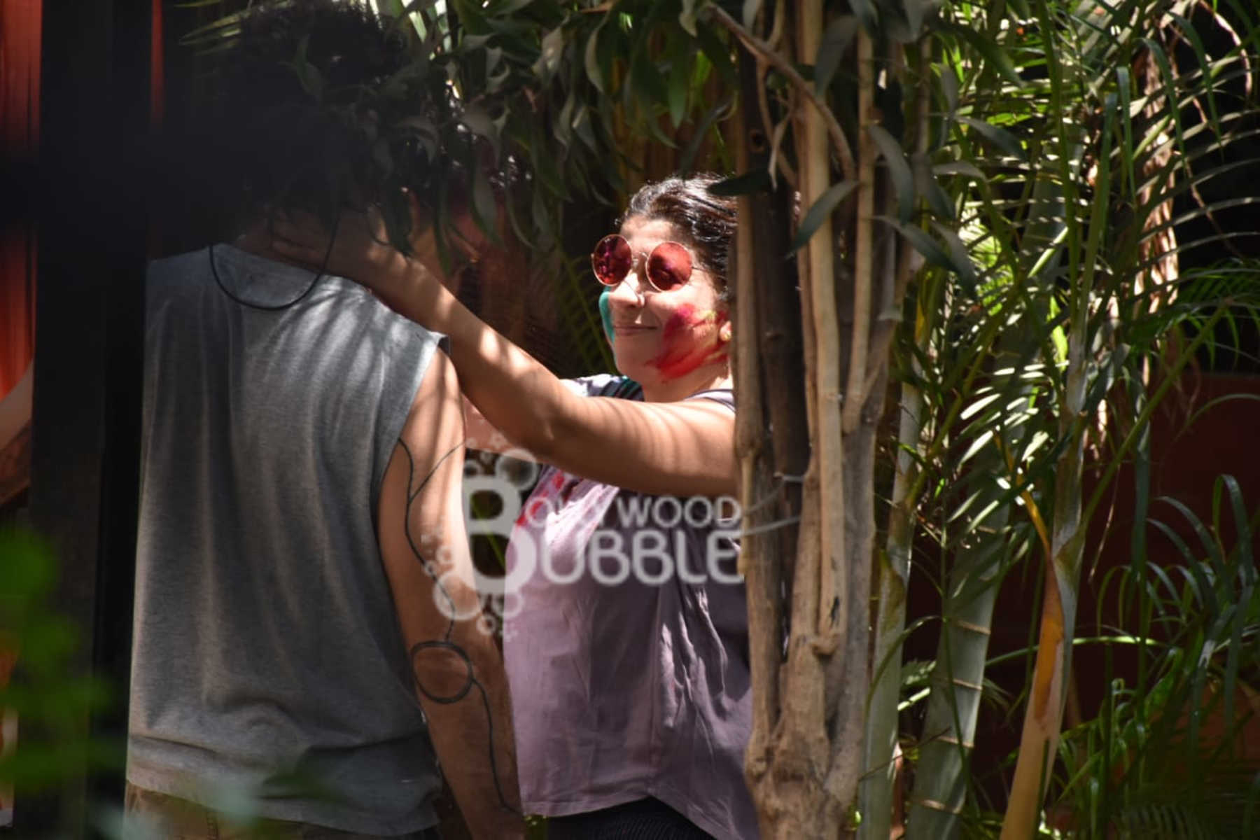 holi pic farhan shibani shabana bash