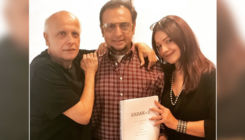 'Sadak 2': Pooja Bhatt welcomes 'Bad Man' Gulshan Grover with final draft of the script