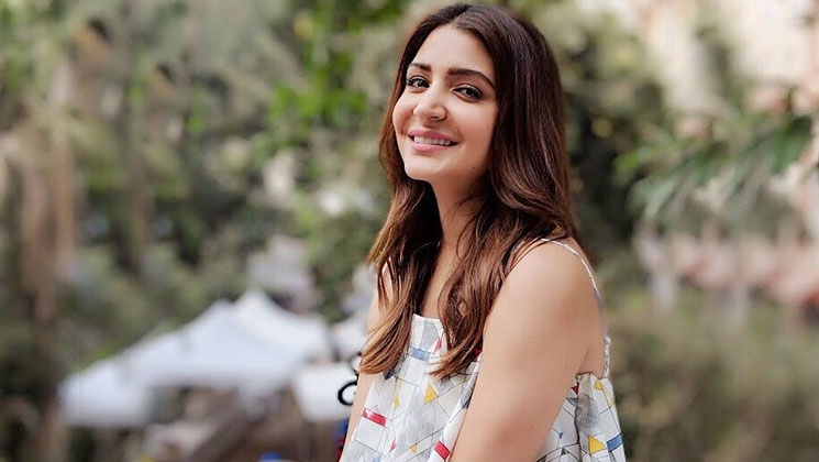 anushka sharma cop khakhi