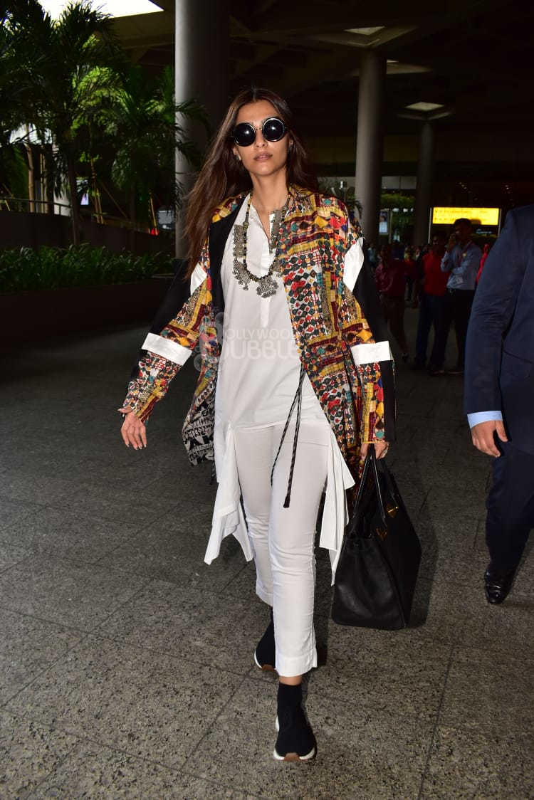 sonam kapoor casual style