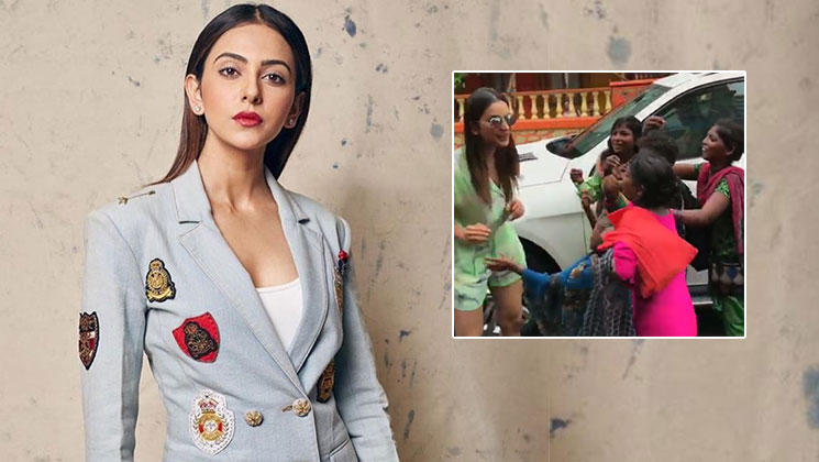 rakul preet singh mobbed beggars