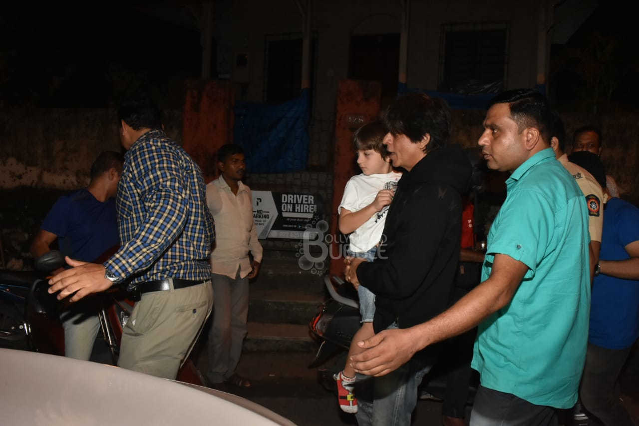 The Lion King Shah Rukh Khan Aaryan AbRam Suhaha Gauri