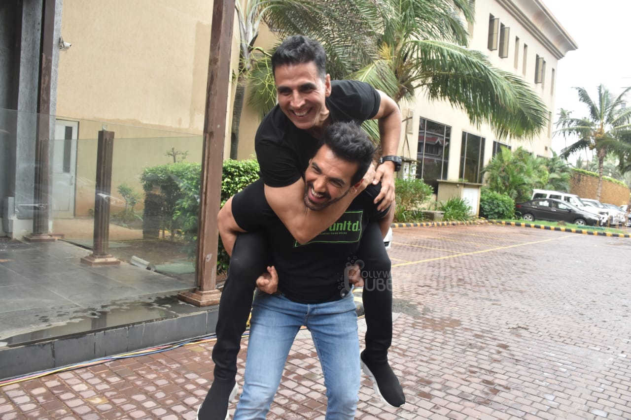 Akshay Kumar John Abraham Mission Mangal Batla House