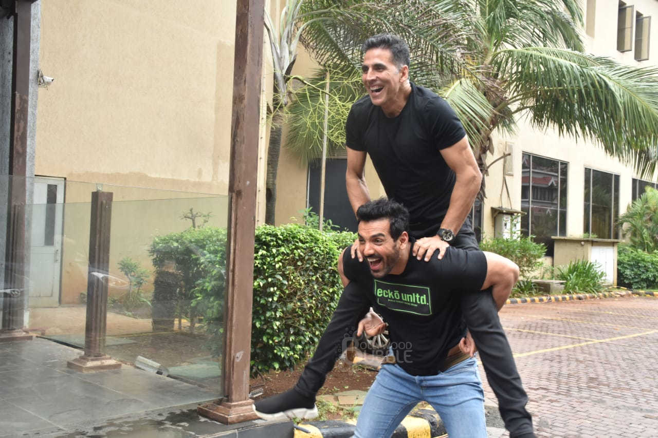 Akshay Kumar John Abraham Mission Mangal Batla House